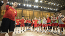 前往海外备战世界杯！中国女篮出征前夜 训练+对抗赛强度拉满