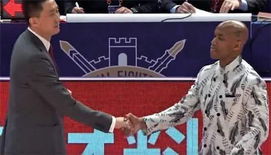 马布里与杜锋恩怨不断背后:那股相似的霸气与狠劲